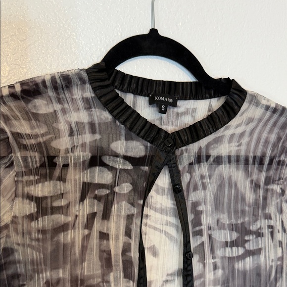 Komarov Black and Gray Sheer pleated mesh Cardigan coverup - Picture 4 of 6